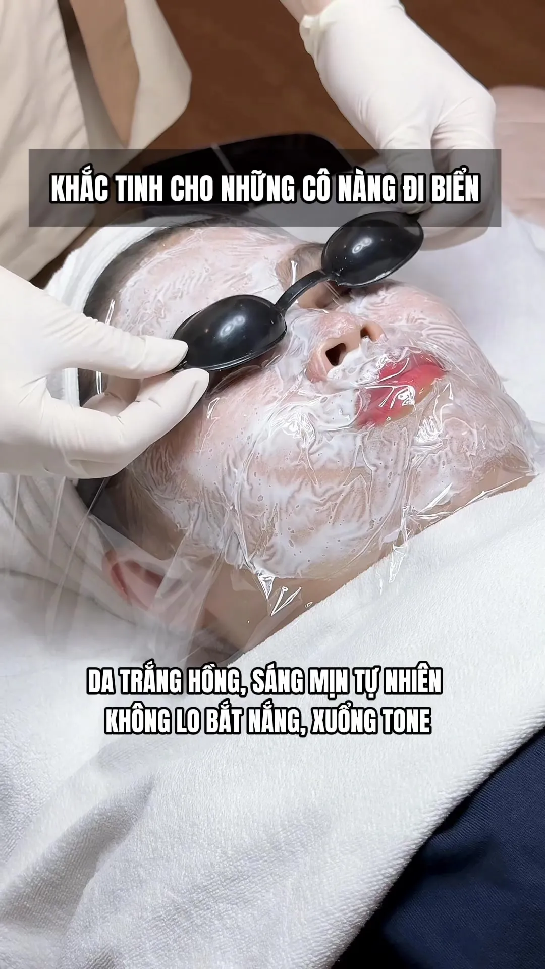 Khách hàng trải nghiệm liệu trình cấy trắng Nano White tại spa