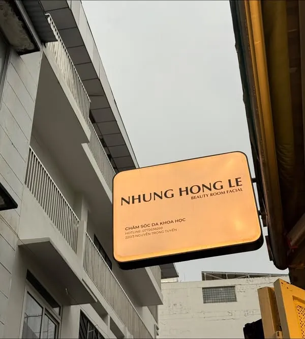 Biển hiệu Nhung Hong Le Facial Spa tại số 220/3 Nguyễn Trọng Tuyển Phú Nhuận